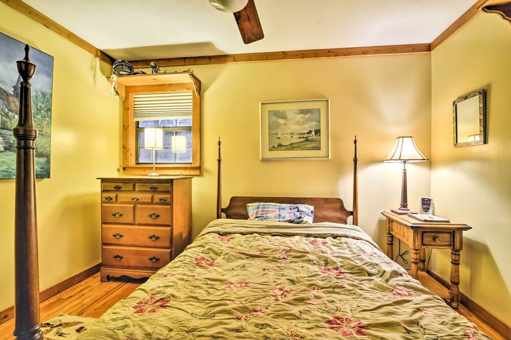 Photo of Bedroom in Swannanoa