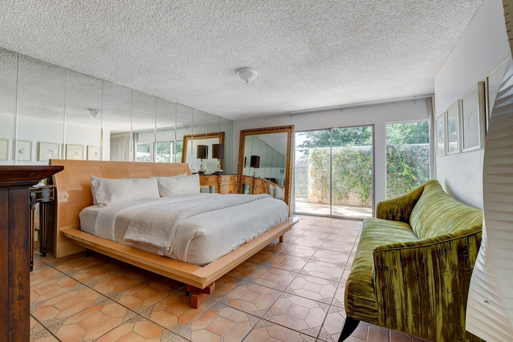Photo of Bedroom in Gateway District