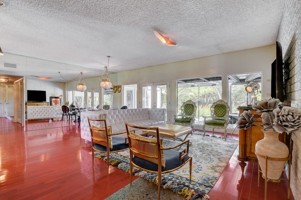 Photo of Livingroom in Gateway District