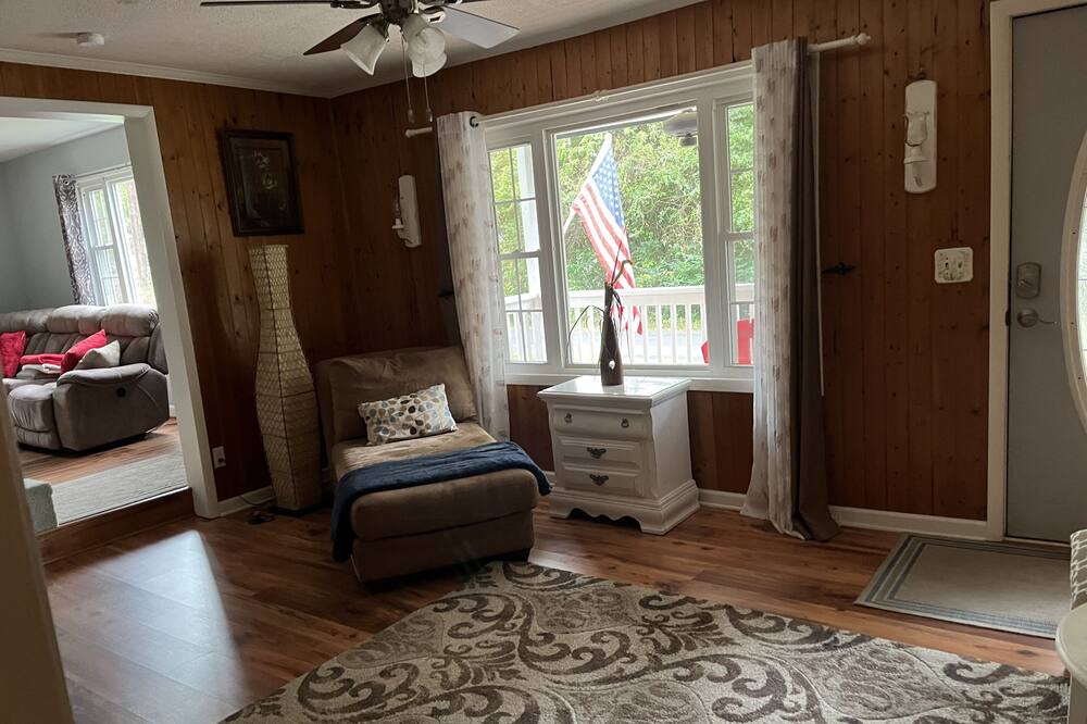 Photo of Bedroom in Black Mountain