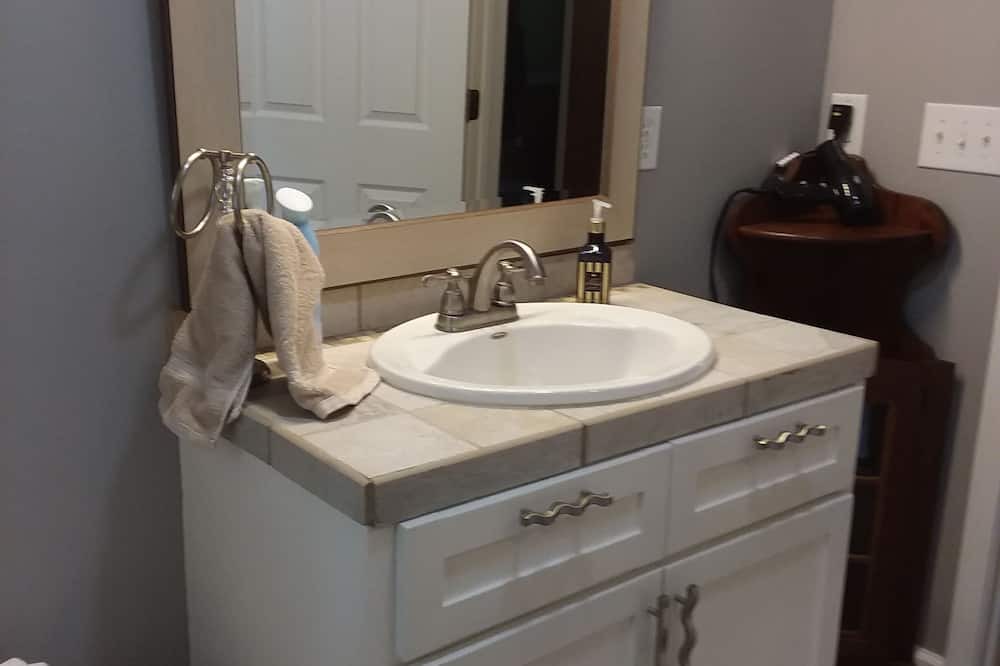 Photo of Bathroom in Black Mountain