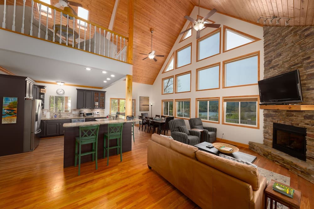 Photo of Livingroom in Sunset Cove