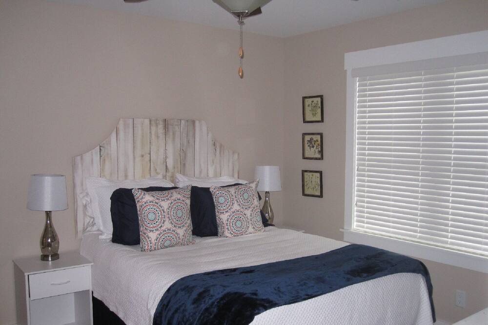 Photo of Bedroom in Black Mountain