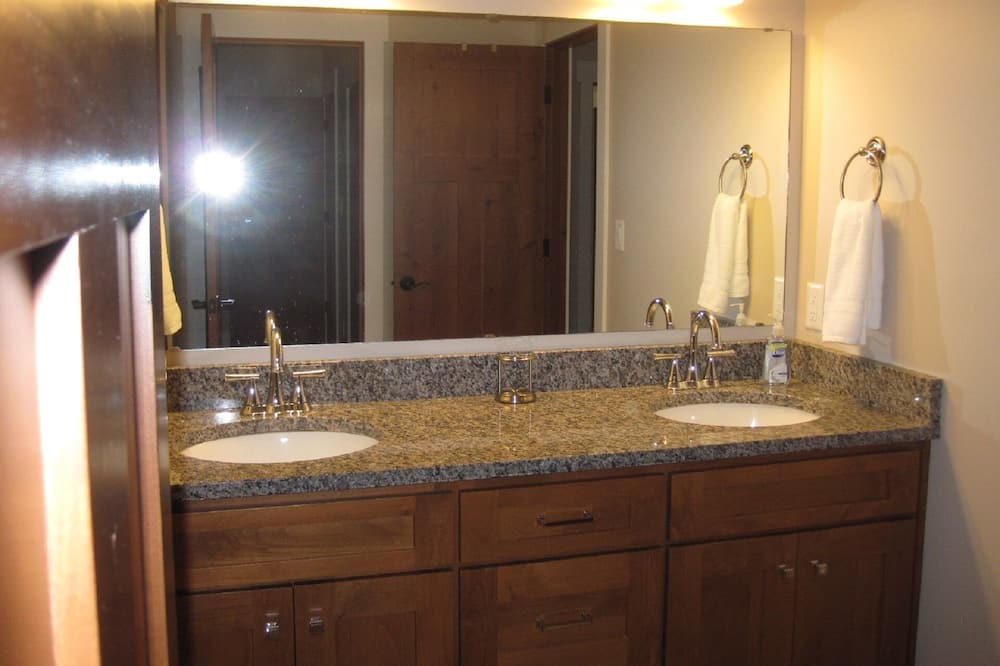 Photo of Bathroom in Black Mountain
