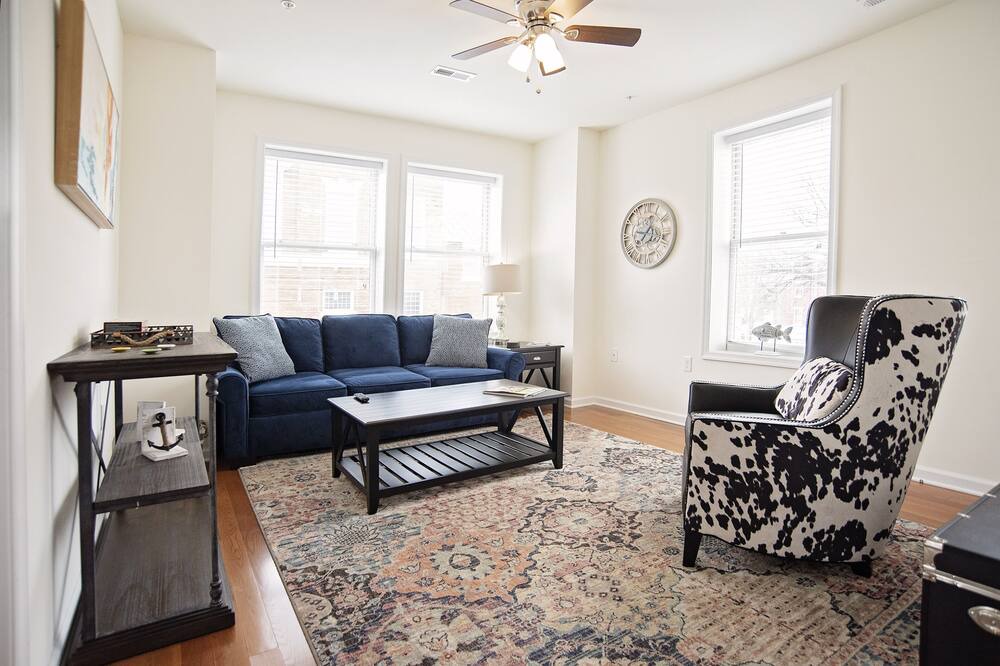 Photo of Livingroom in Downtown
