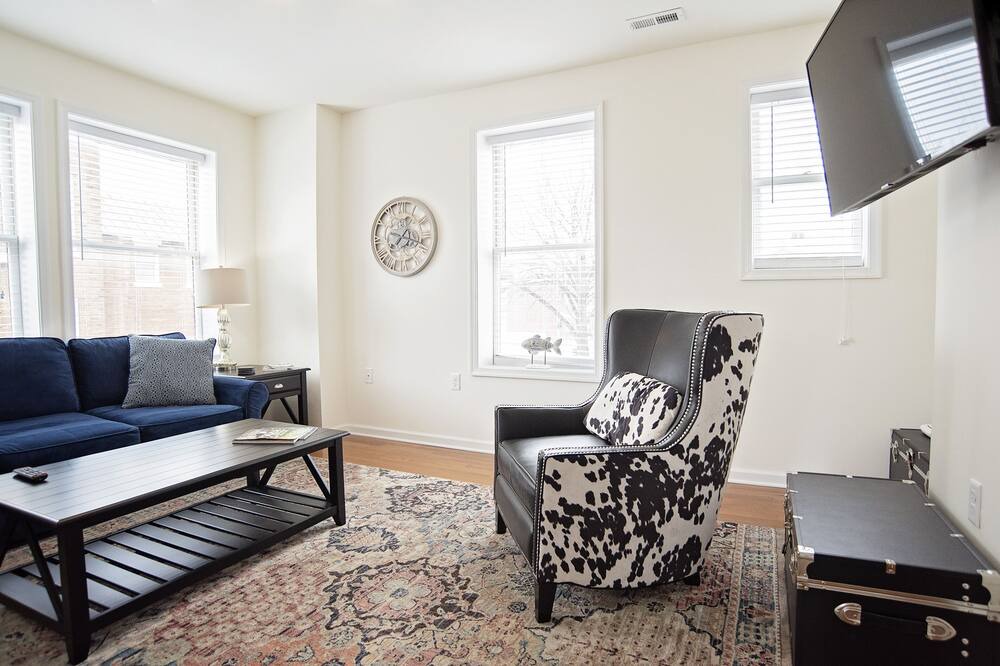 Photo of Livingroom in Downtown