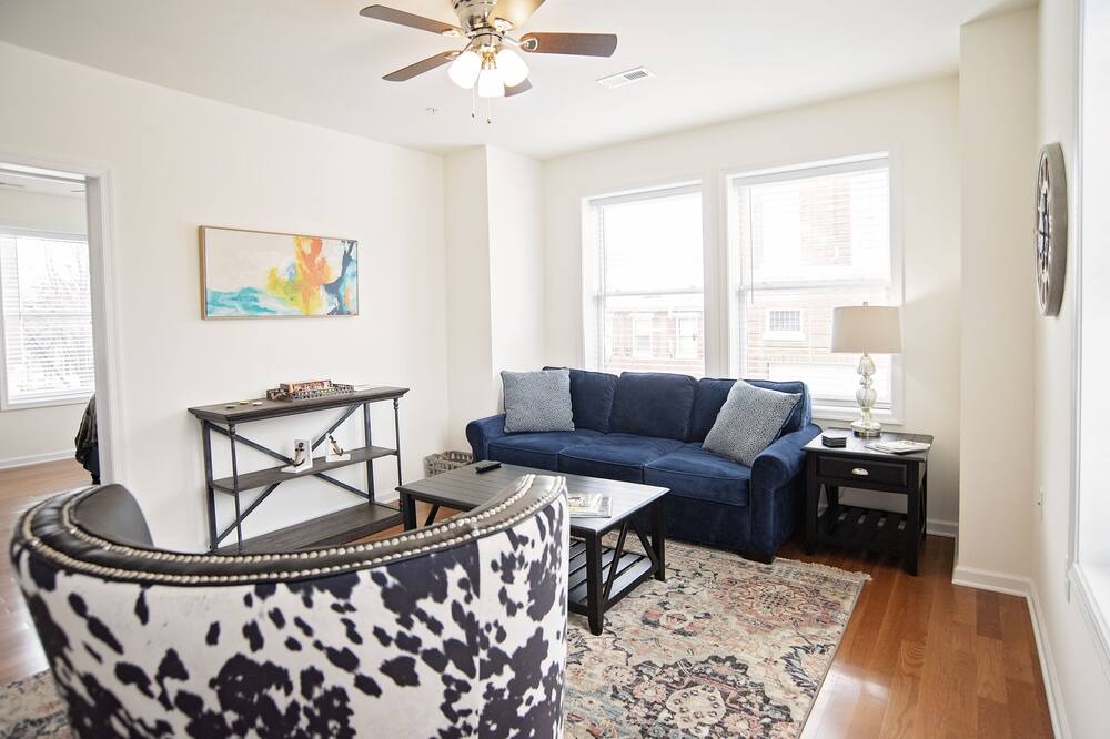 Photo of Livingroom in Downtown