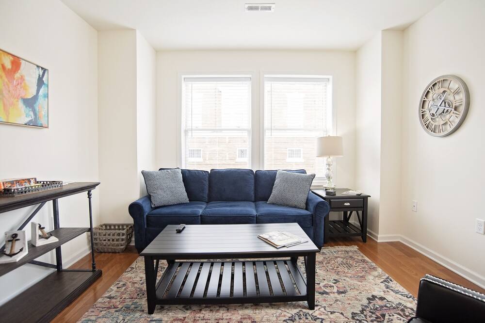 Photo of Livingroom in Downtown