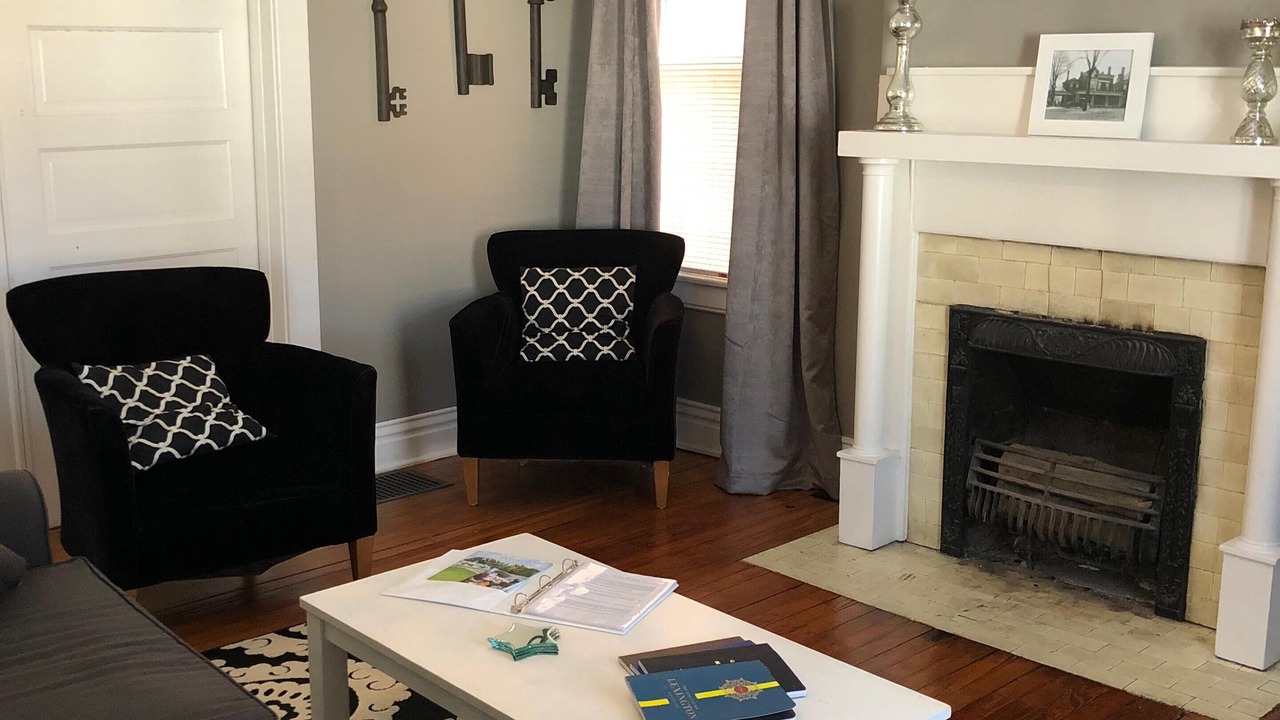 Photo of Livingroom in Northside District