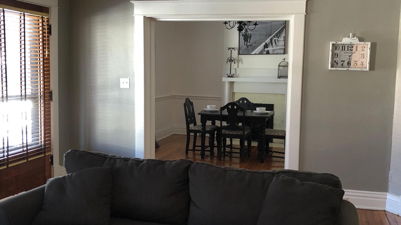 Photo of Livingroom in Northside District