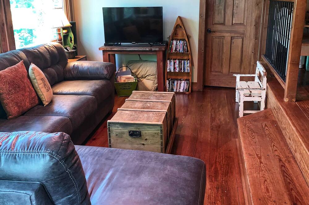 Photo of Bedroom in Mirror Lake