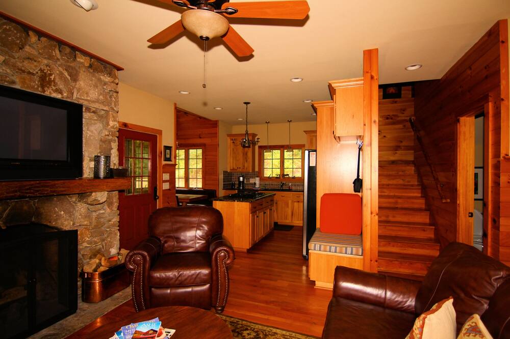 Photo of Bedroom in Lansing