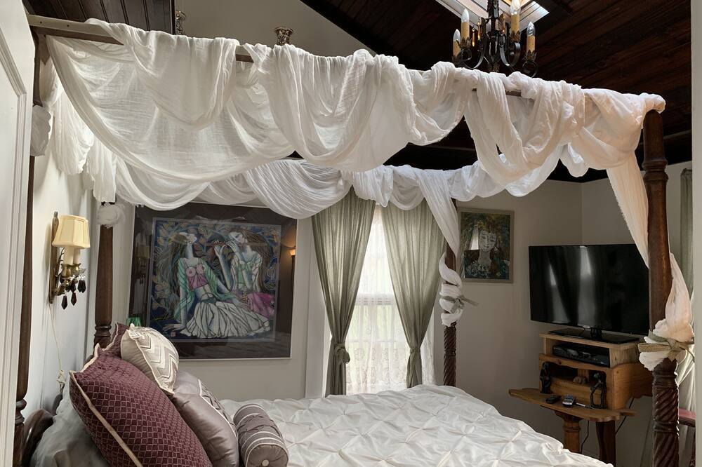 Photo of Bedroom in Black Mountain