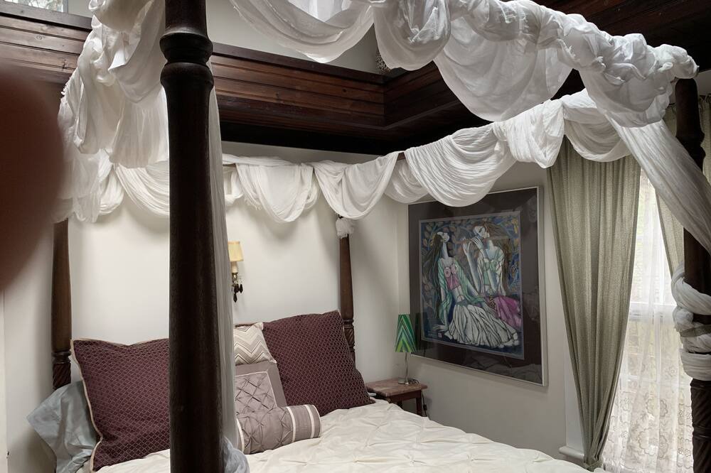 Photo of Bedroom in Black Mountain
