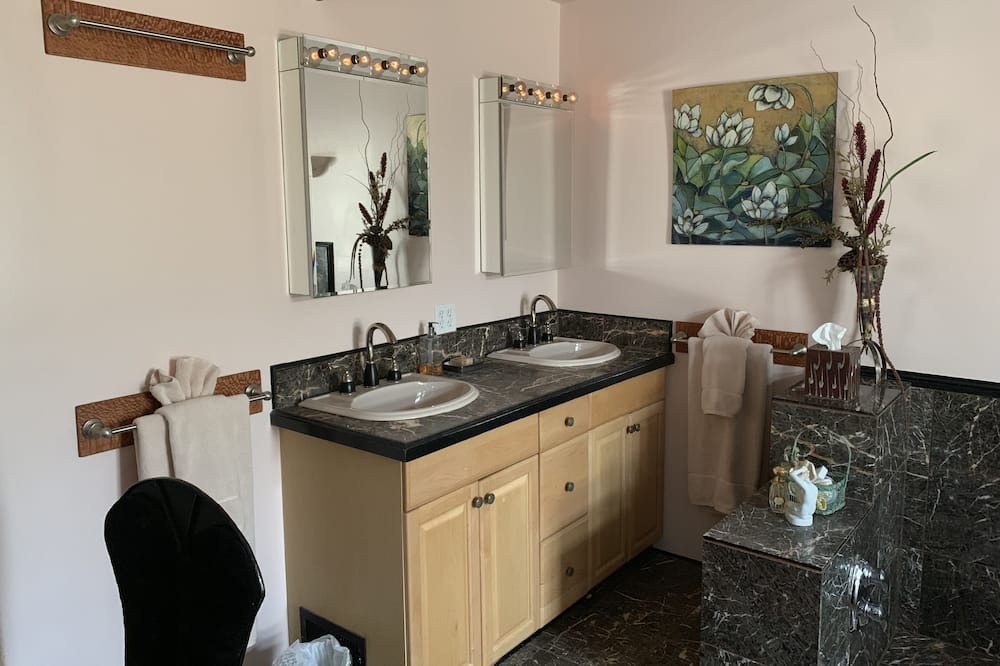 Photo of Bathroom in Black Mountain