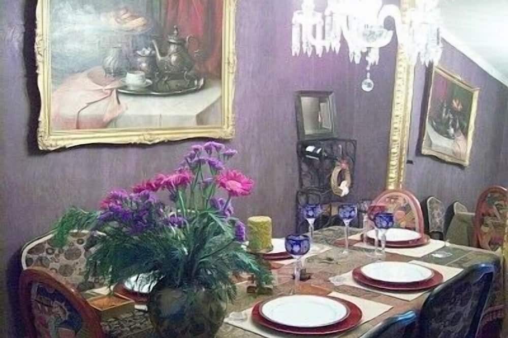 Photo of Bedroom in Black Mountain