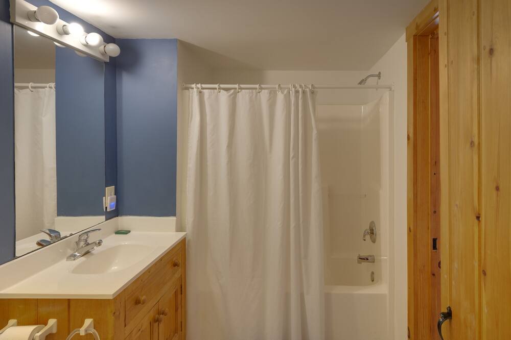 Photo of Bathroom in Cranberry Falls
