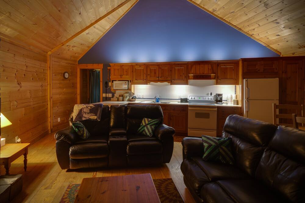Photo of Livingroom in Cranberry Falls