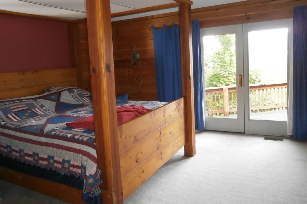 Photo of Bedroom in Cranberry Falls