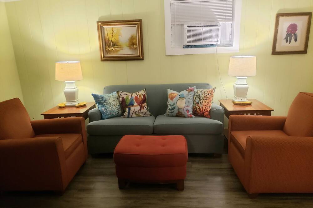 Photo of Livingroom in Brevard