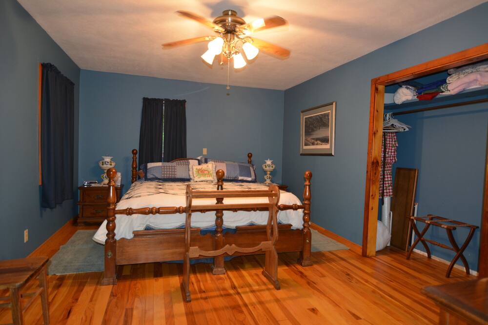 Photo of Bedroom in Dailey