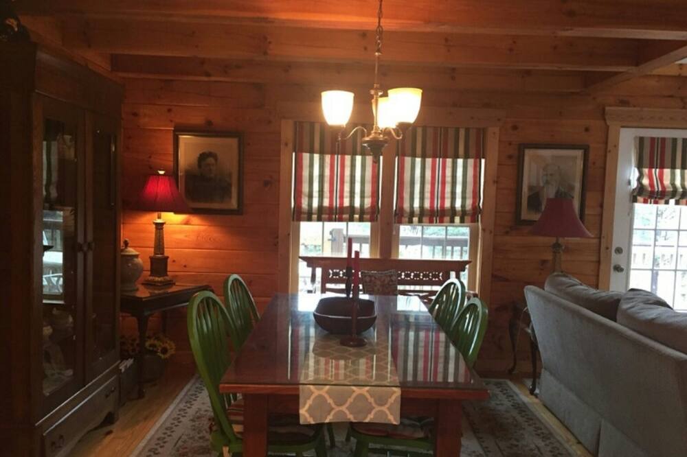 Photo of Bedroom in Rutherfordton