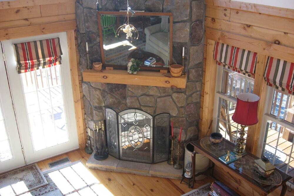 Photo of Livingroom in Rutherfordton