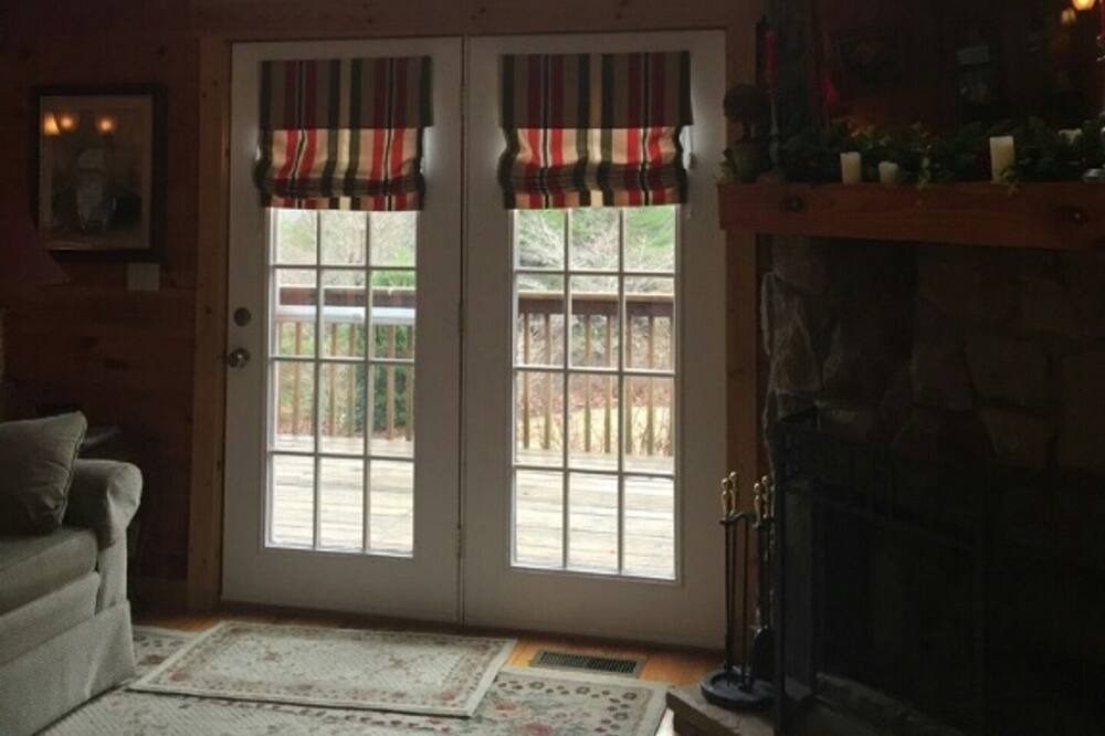 Photo of Livingroom in Rutherfordton