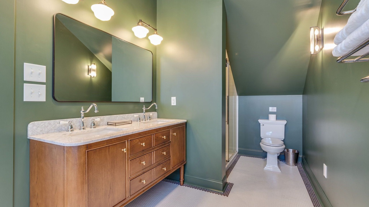 Photo of Bathroom in Elizabethton