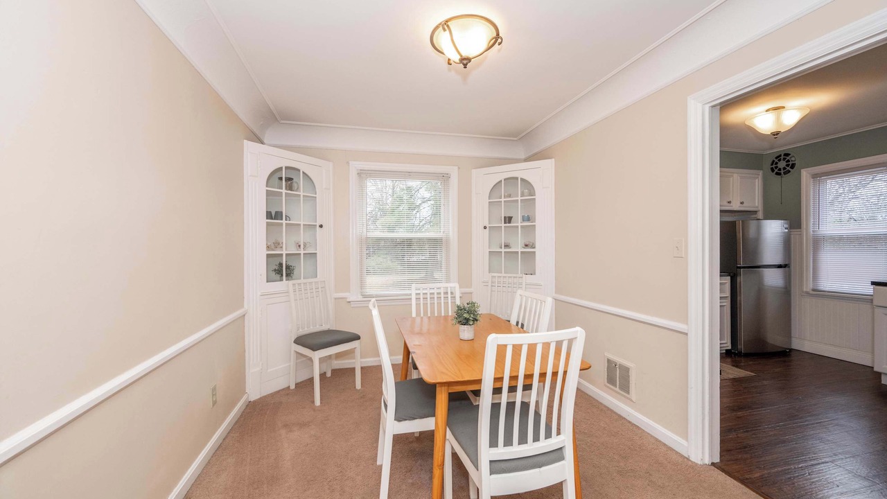 Photo of Outdoor in Roselawn Finance