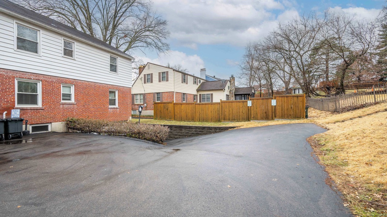 Photo of Outdoor in Roselawn Finance