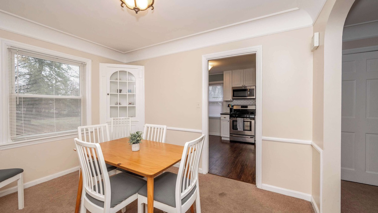Photo of Outdoor in Roselawn Finance