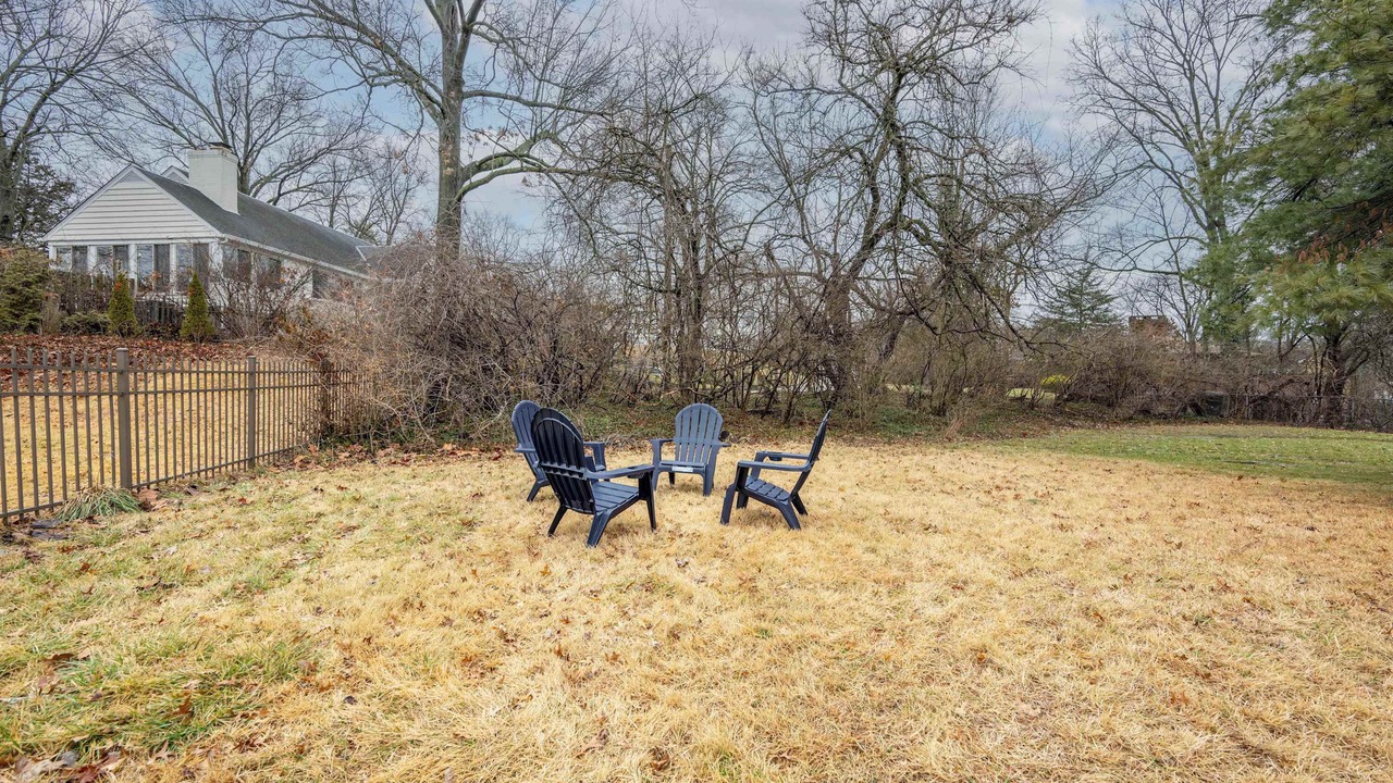 Photo of Outdoor in Roselawn Finance