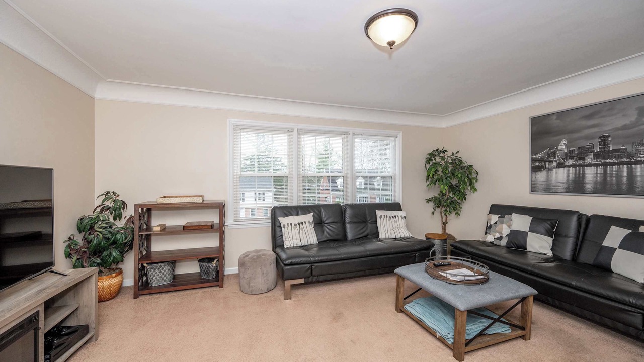 Photo of Outdoor in Roselawn Finance