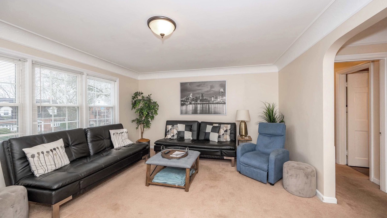 Photo of Outdoor in Roselawn Finance