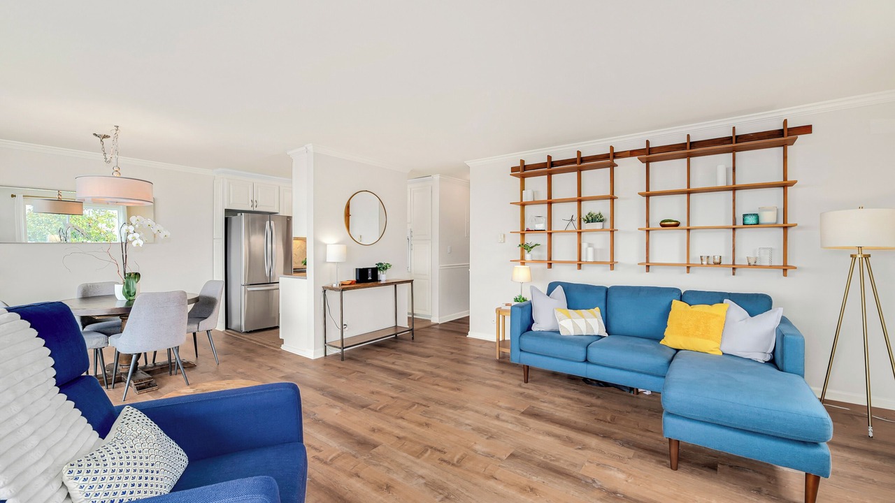 Photo of Livingroom in Lower Queen Anne