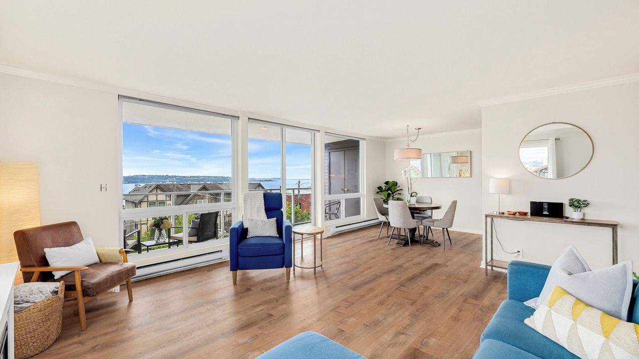 Photo of Livingroom in Lower Queen Anne