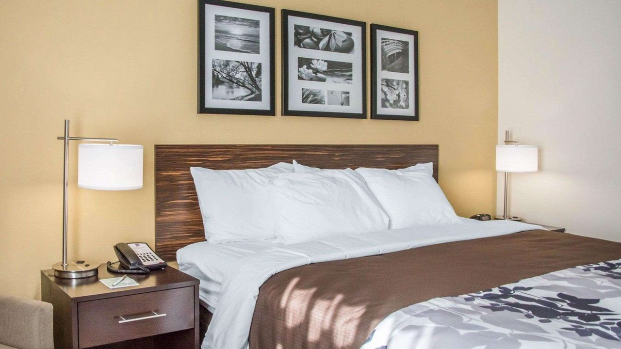 Photo of Bedroom in Parkersburg