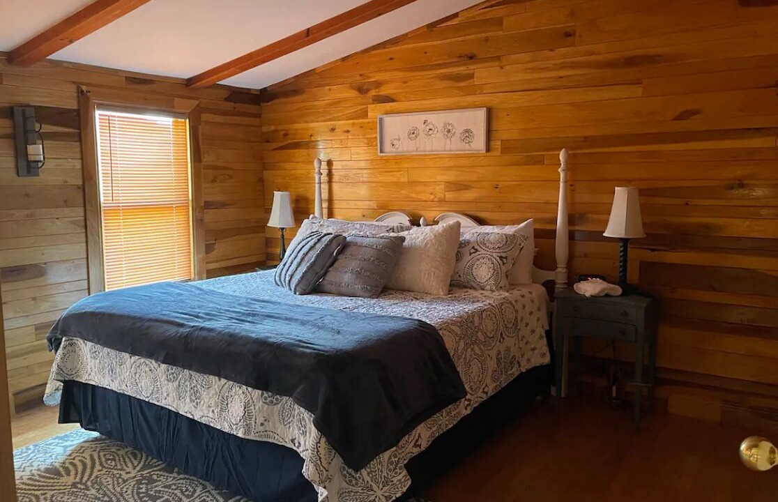 Photo of Bedroom in Means