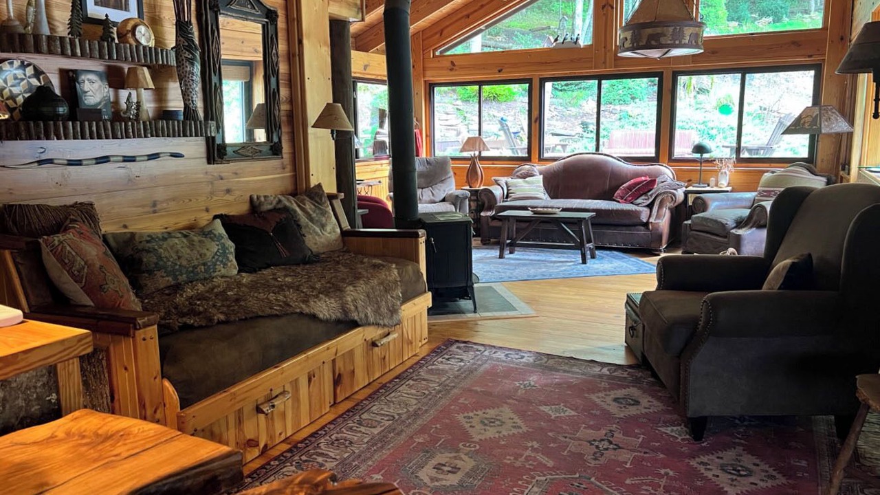Photo of Livingroom in Bakersville