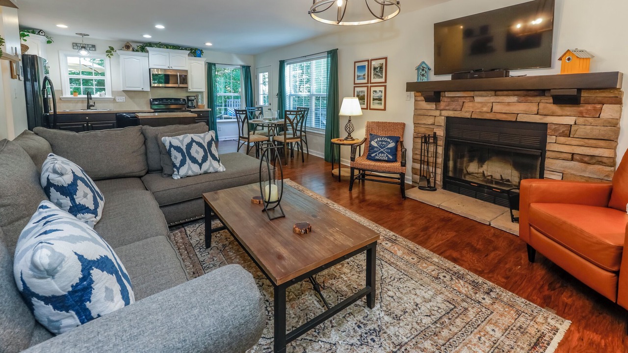 Photo of Livingroom in Lake Lure