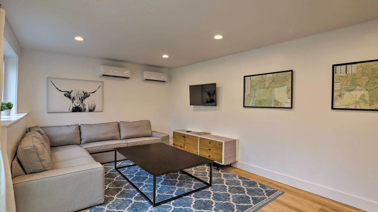 Photo of Livingroom in Black Mountain
