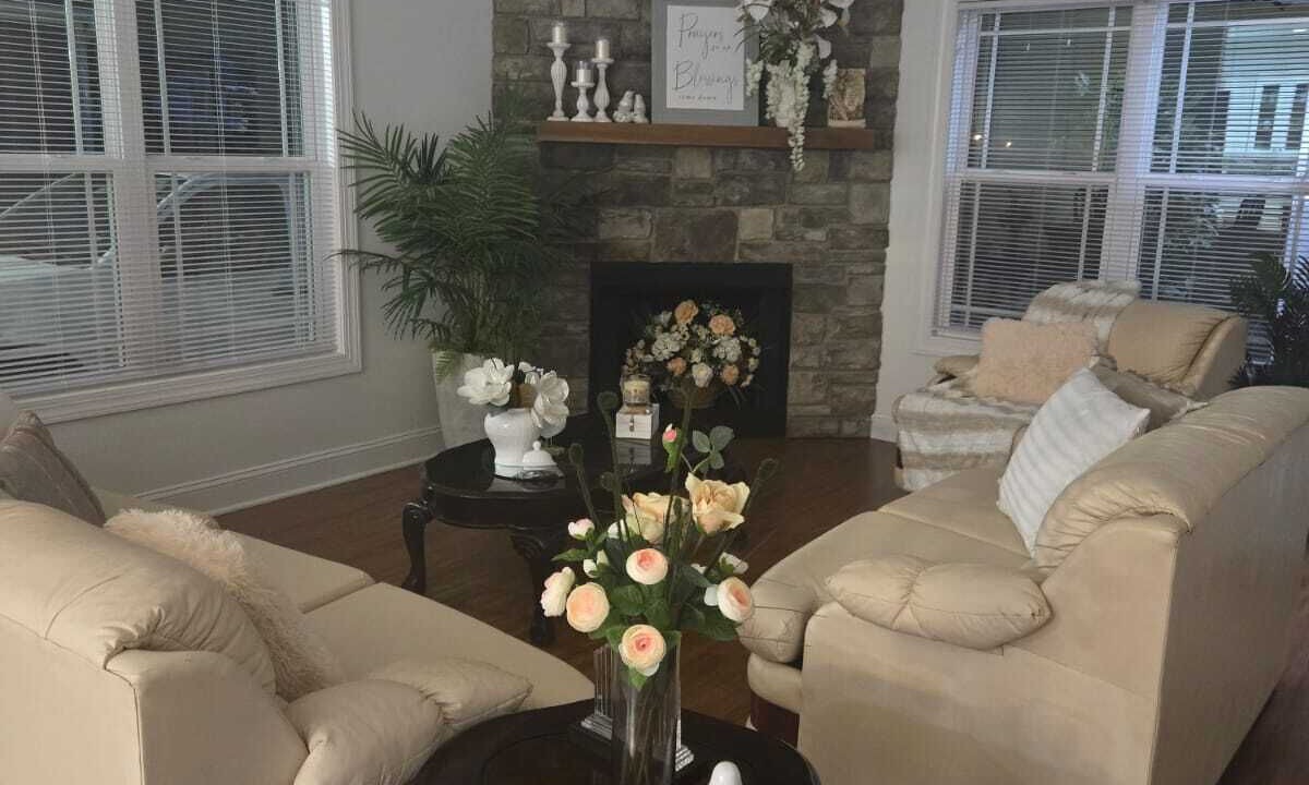 Photo of Livingroom in Forest City