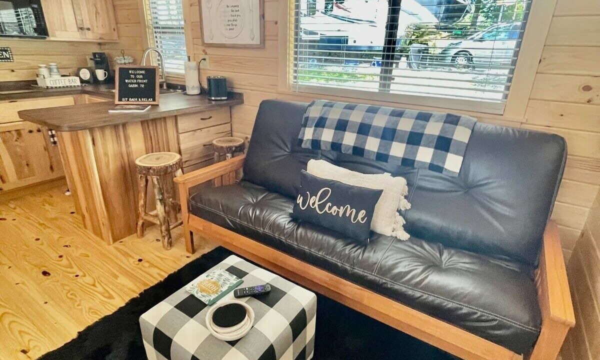 Photo of Livingroom in Jonesville