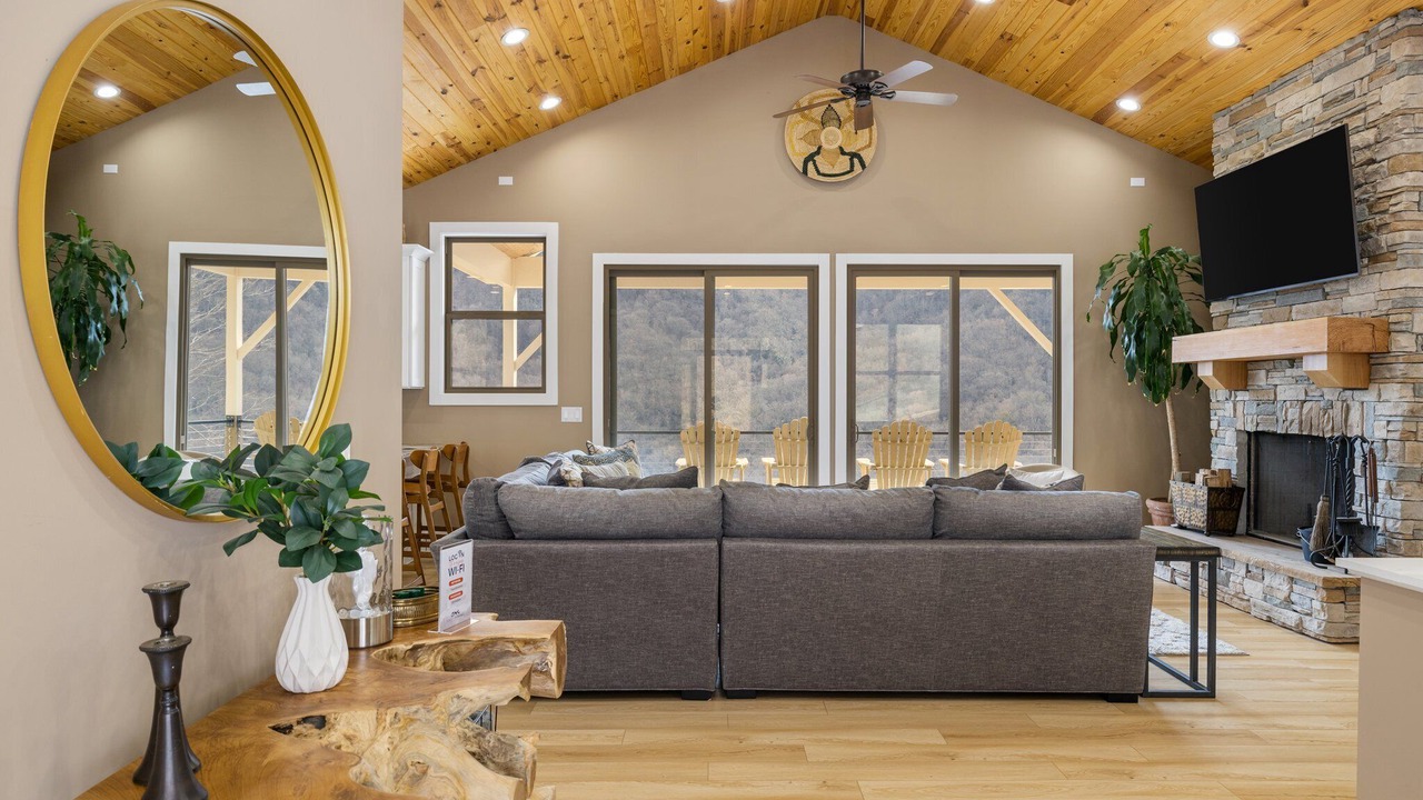 Photo of Livingroom in Chimney Rock