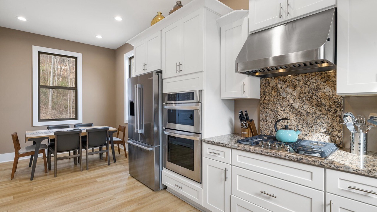 Photo of Kitchen in Chimney Rock
