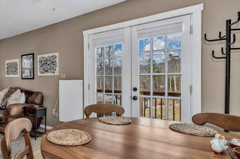 Photo of Bedroom in Swannanoa