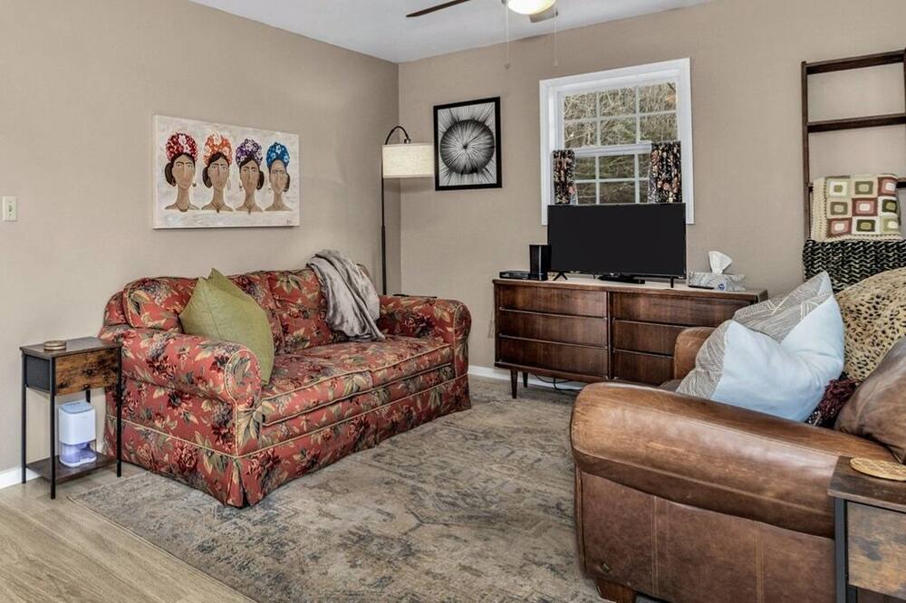 Photo of Bedroom in Swannanoa