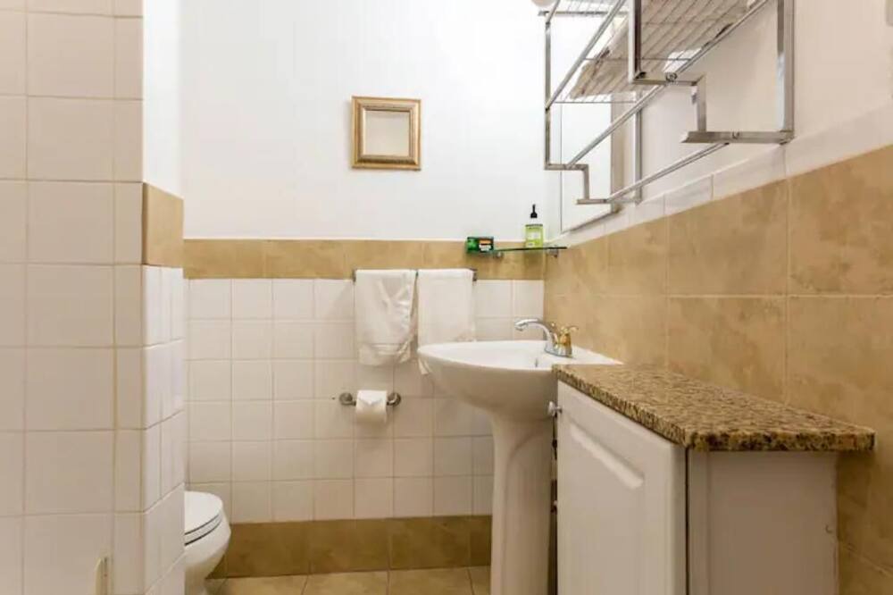 Photo of Bathroom in Gettysburg