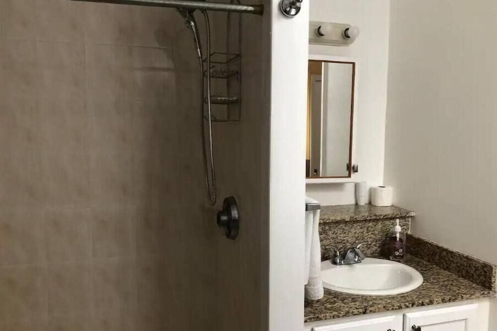 Photo of Bathroom in Gettysburg